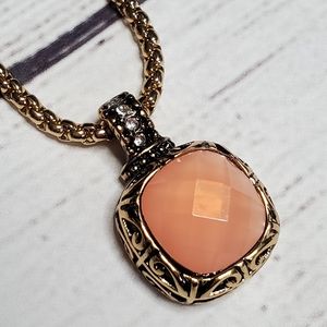 Avon Gold Necklace with Peach Center Stone